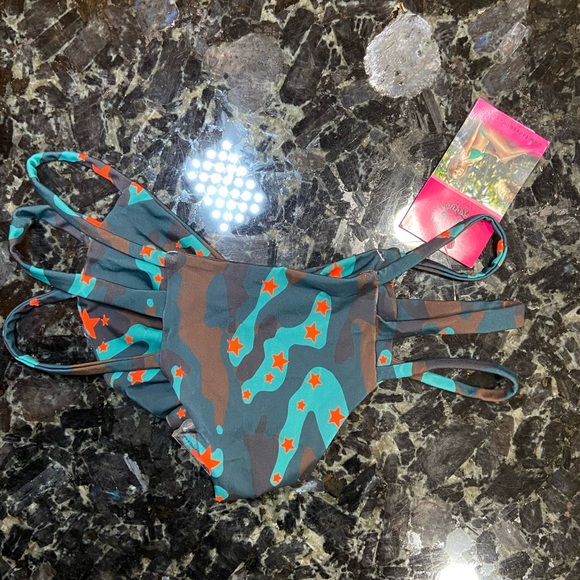 NWT Fede camo print bikini - Picture 2 of 8